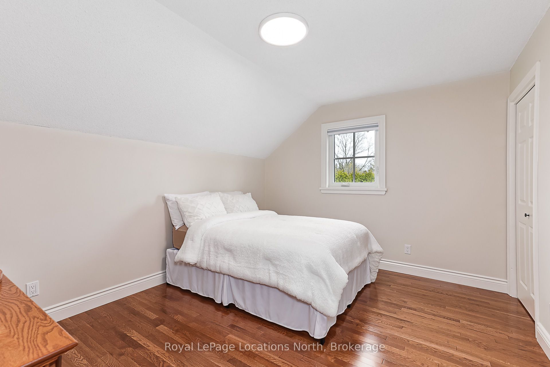 158078 7th Line Property Photo 32
