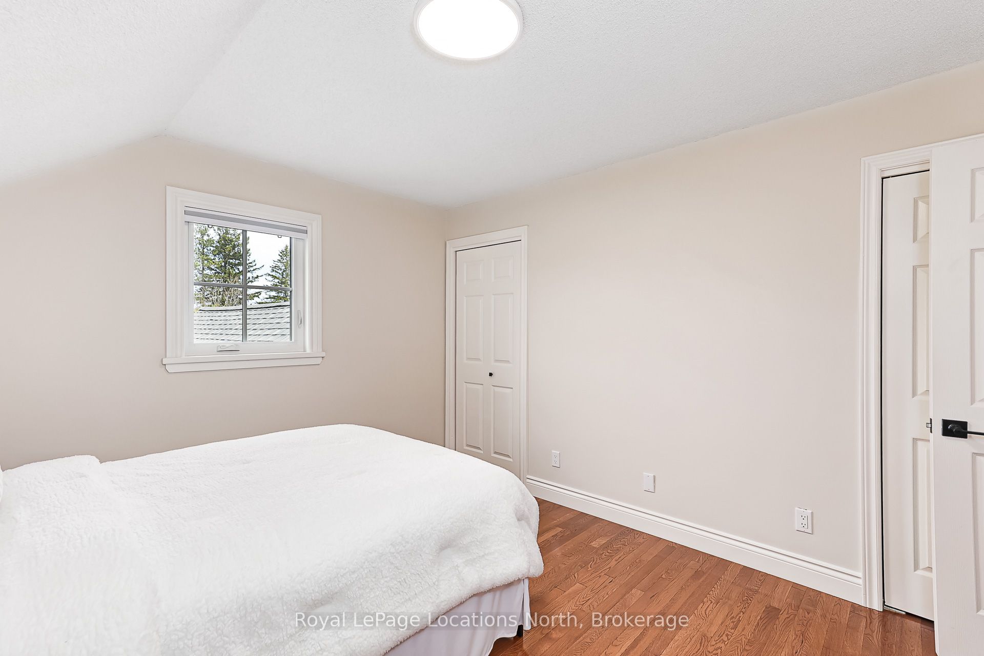 158078 7th Line Property Photo 33