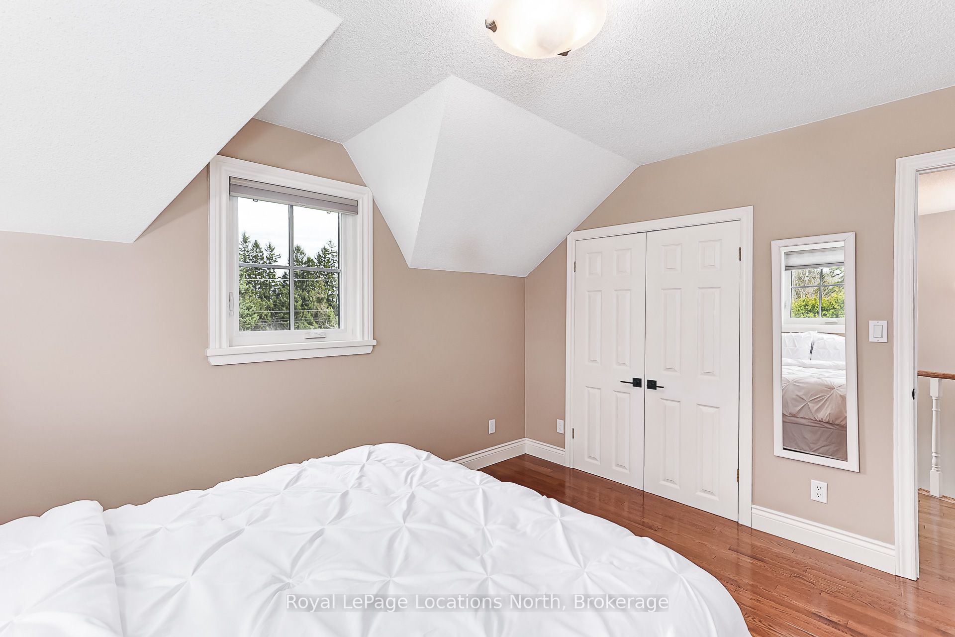 158078 7th Line Property Photo 37