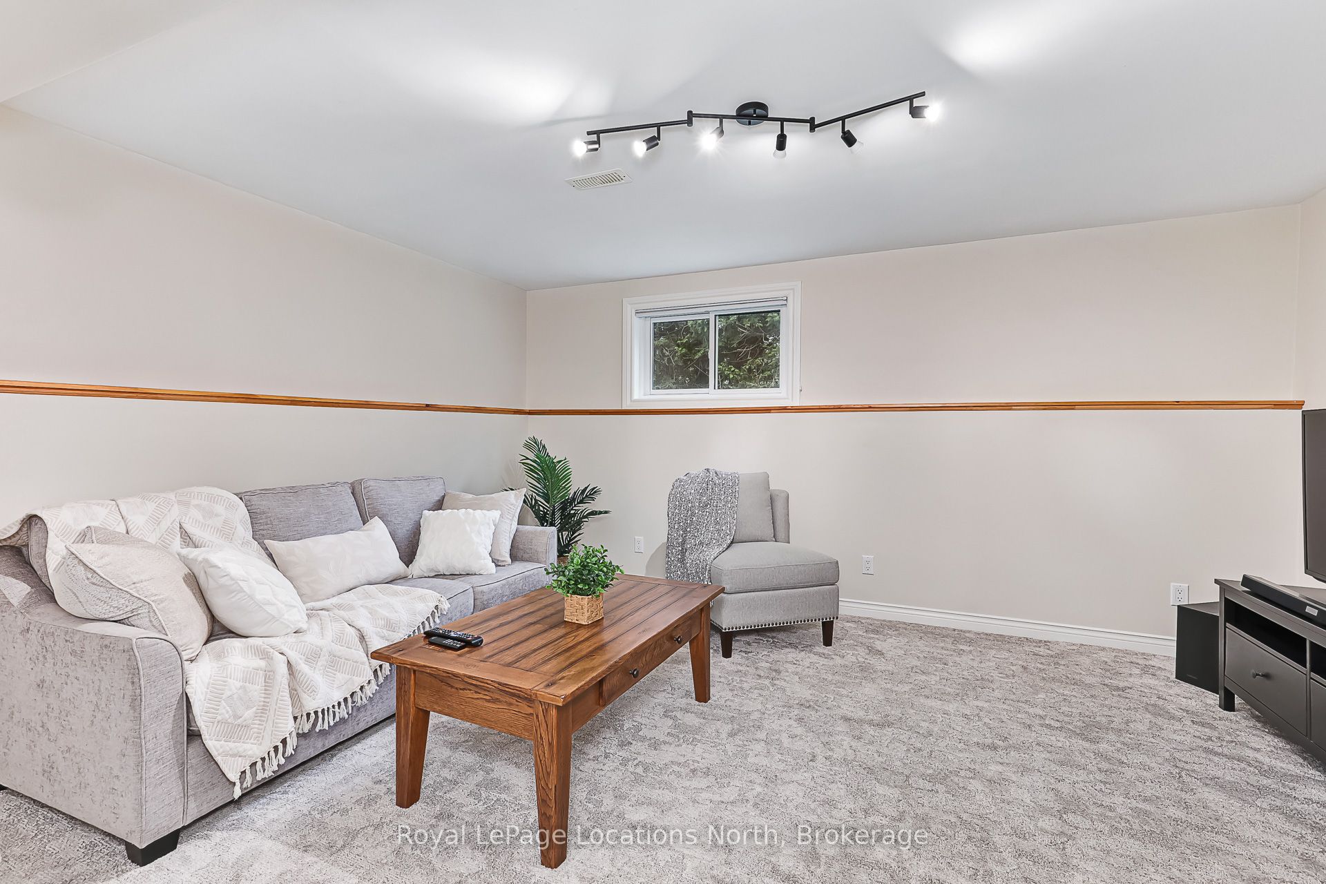 158078 7th Line Property Photo 39