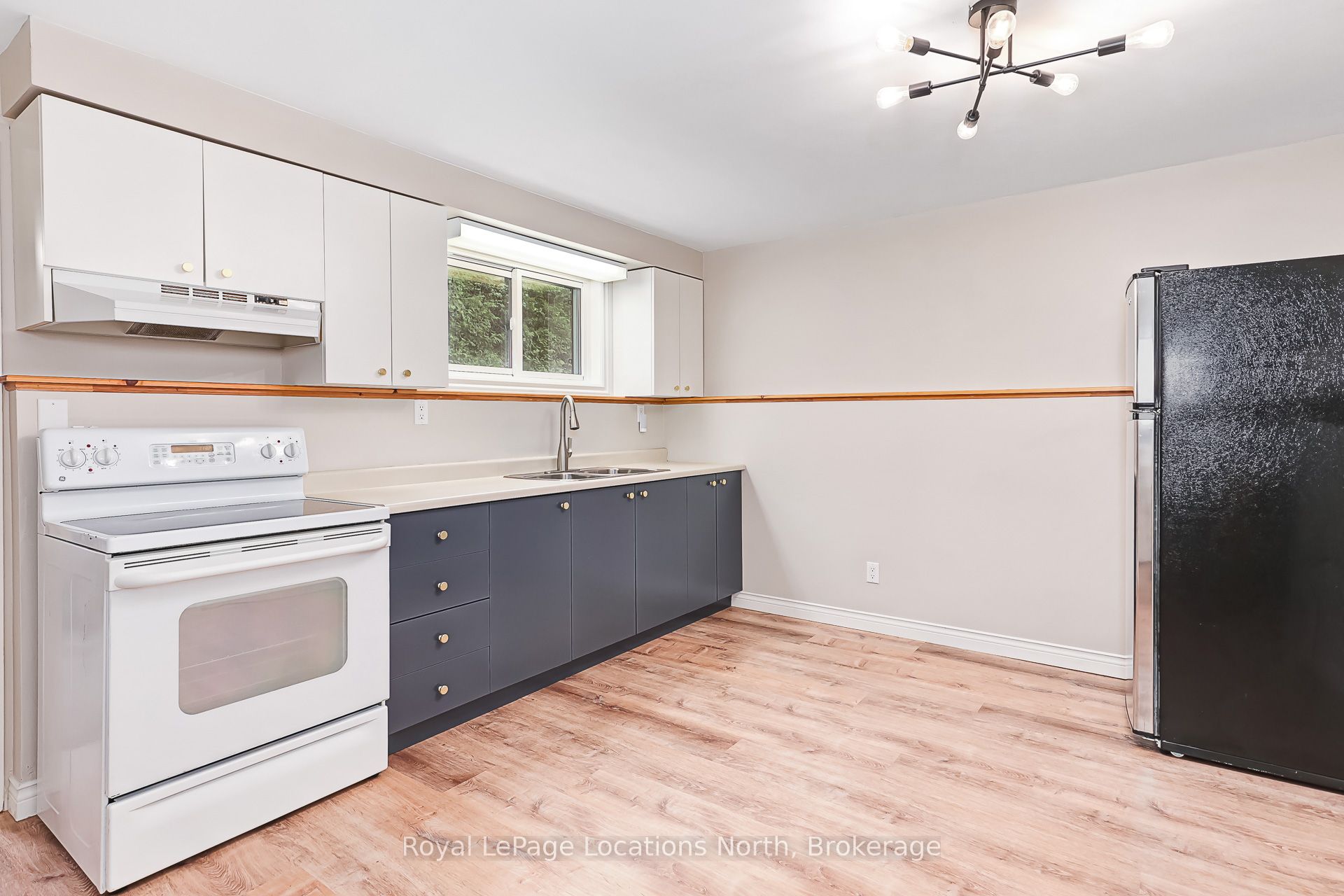 158078 7th Line Property Photo 44