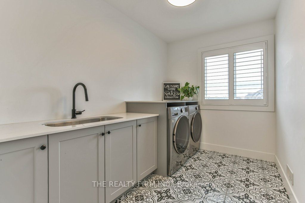 4 Sycamore Road Property Photo 35