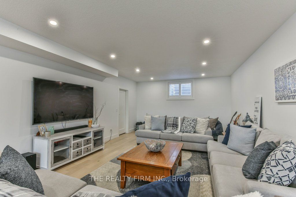 4 Sycamore Road Property Photo 37