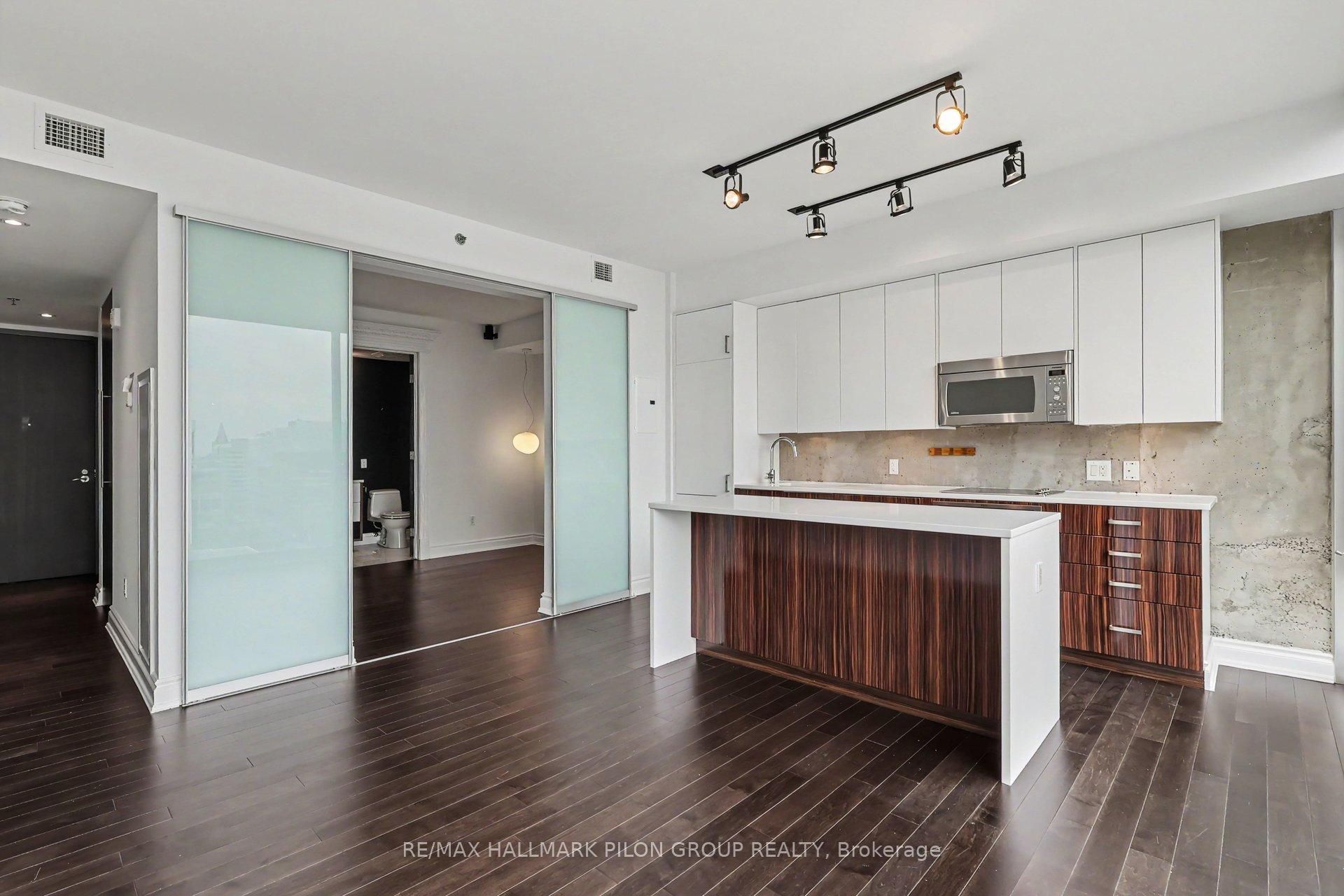 300 Lisgar Street 1512 Property Photo 8