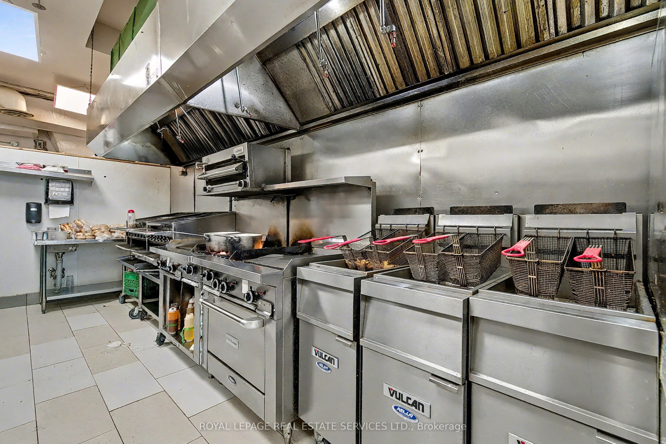 33 Market Place 31 Property Photo 25