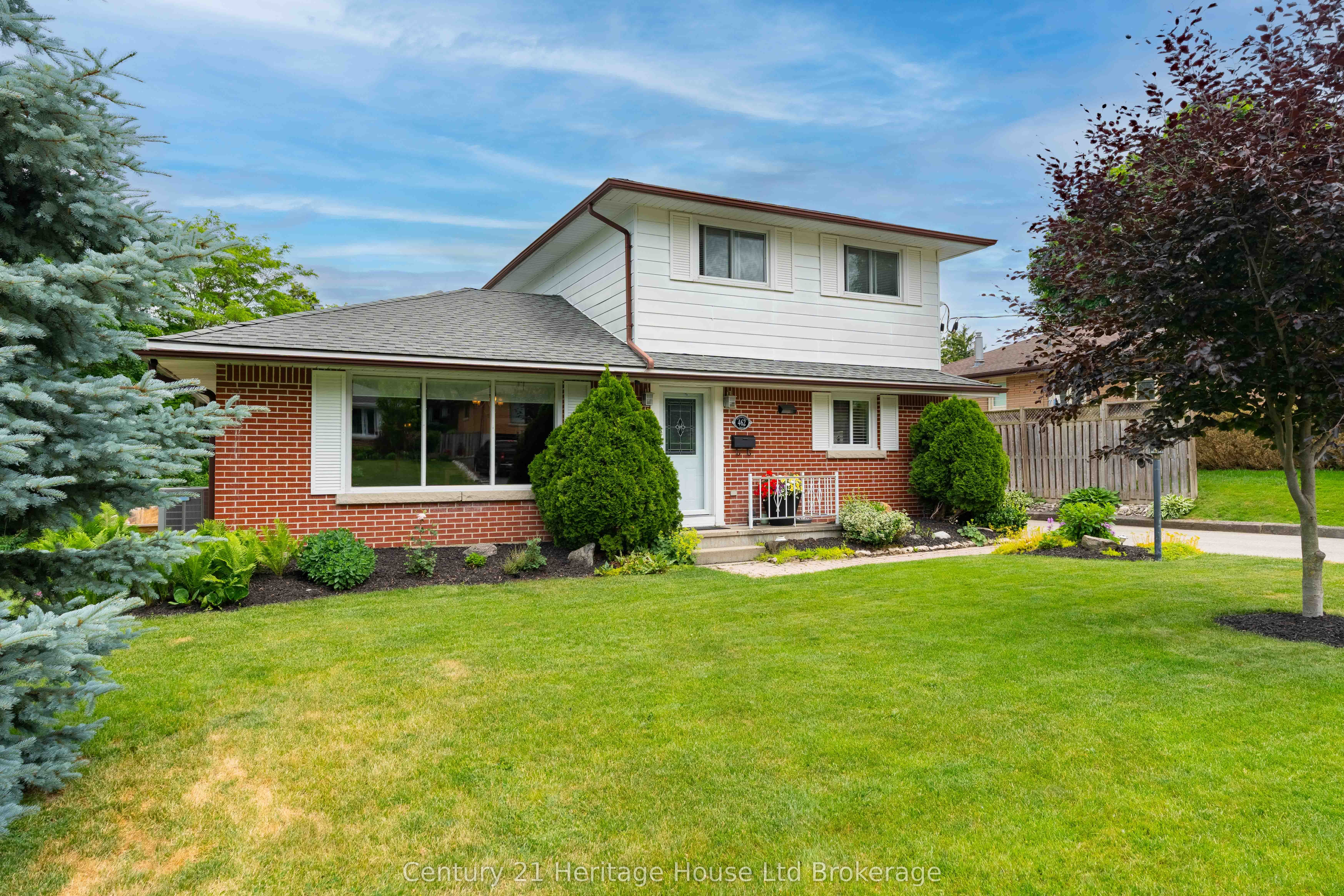 462 Rivercrest Drive Property Photo 4