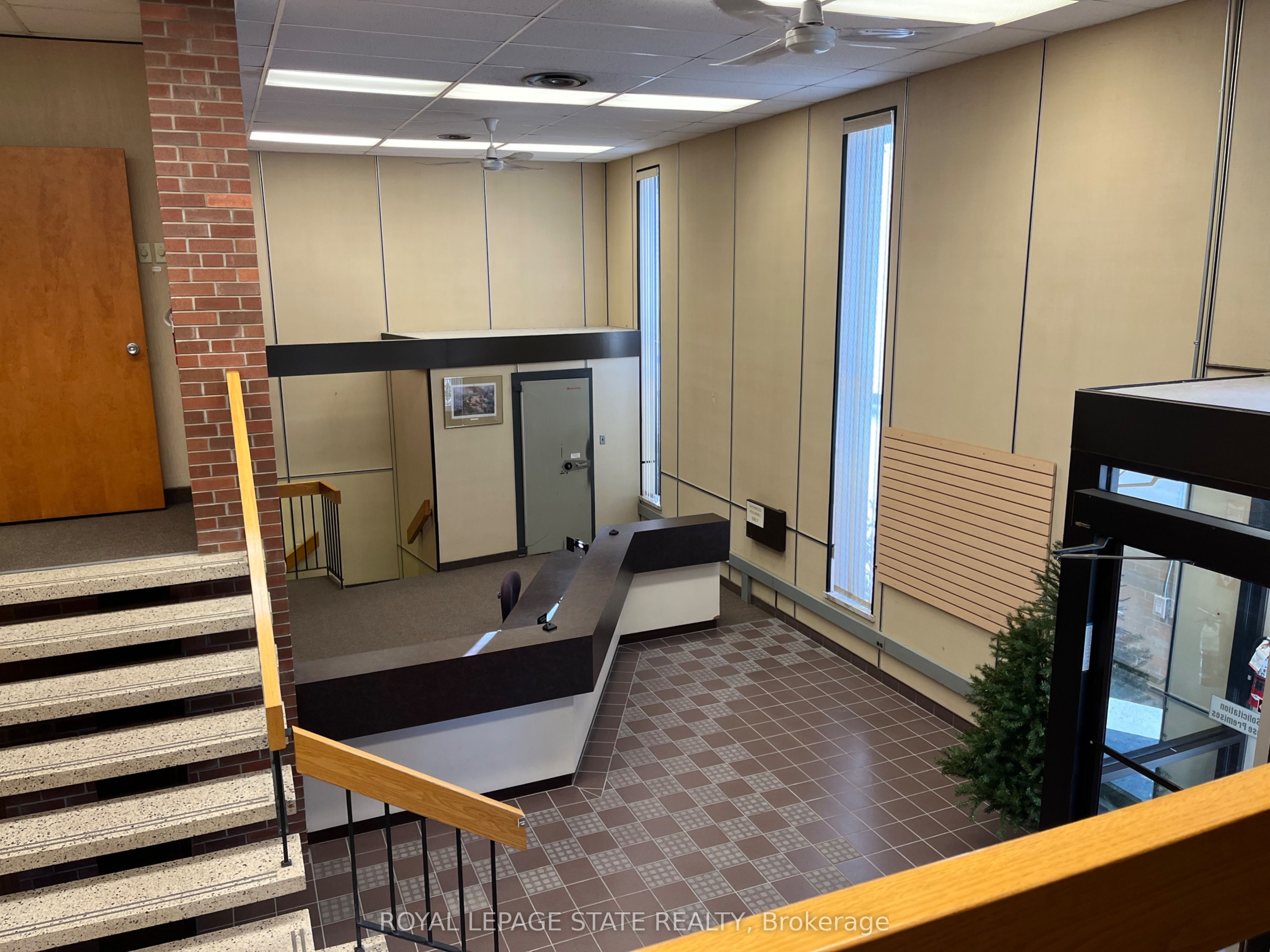 111 Broad Street E Property Photo 4