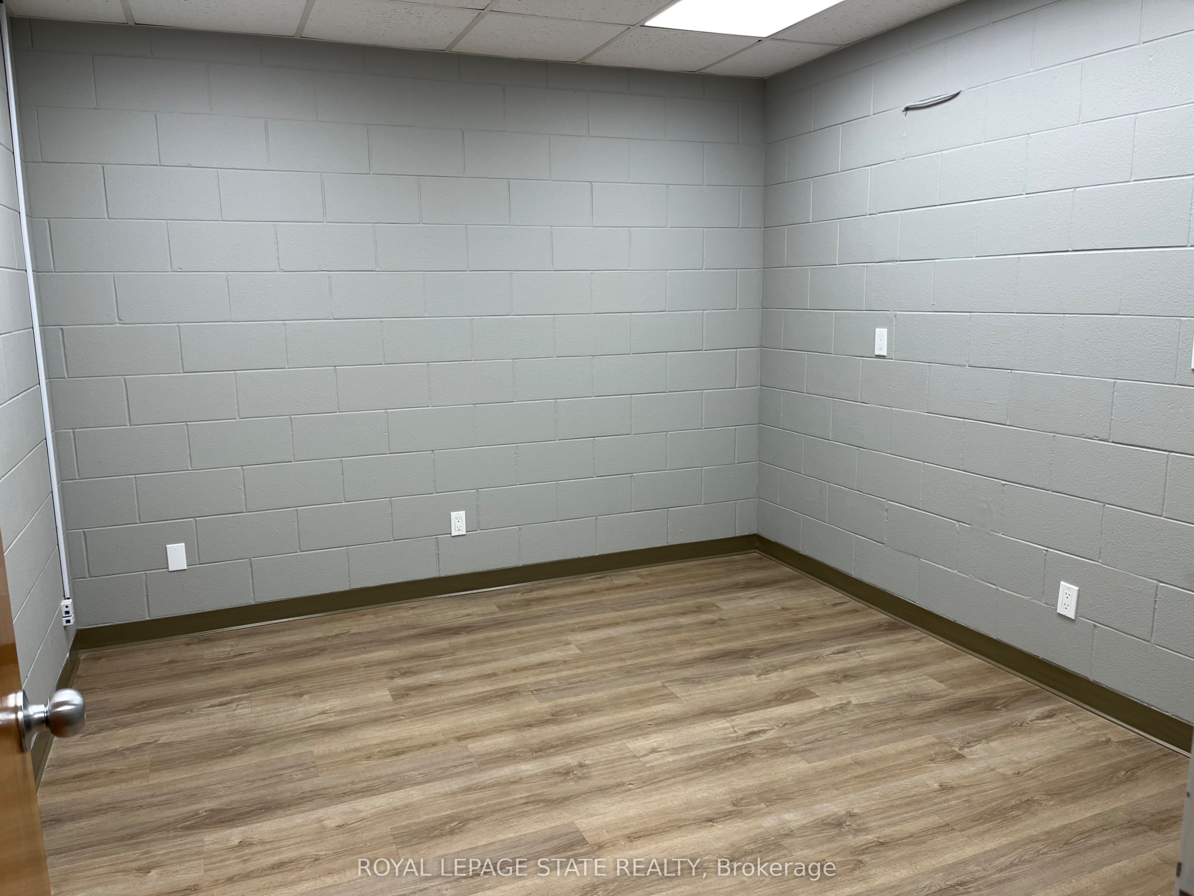 111 Broad Street E Property Photo 16