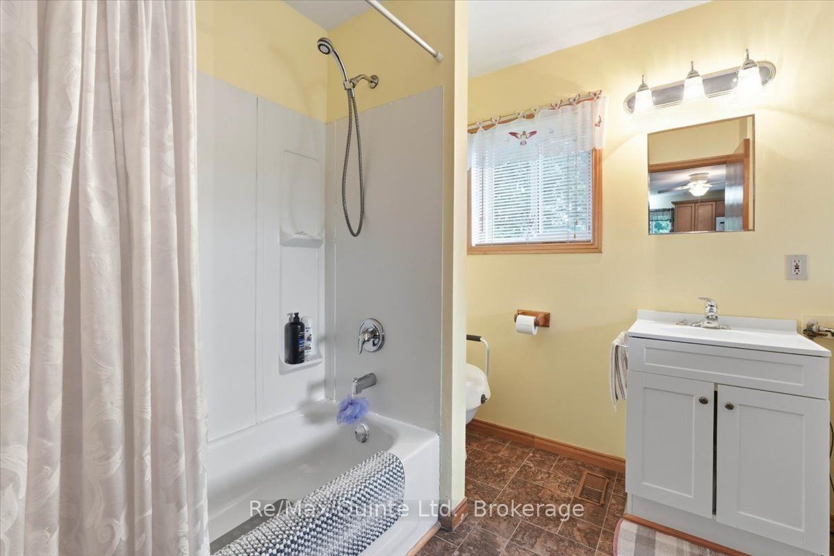 16492 Highway 62 Property Photo 17