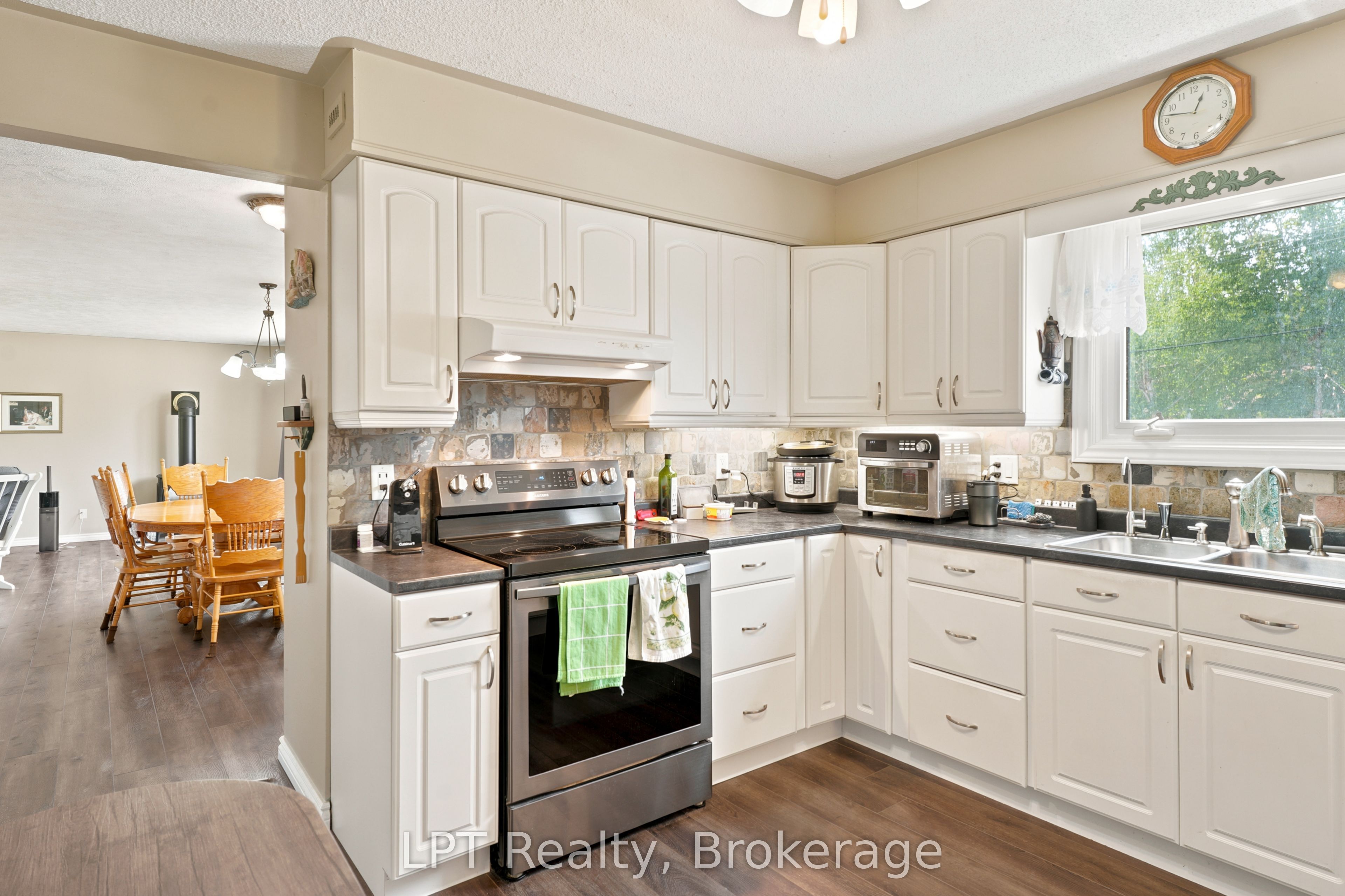 458 Princess Street Property Photo 22