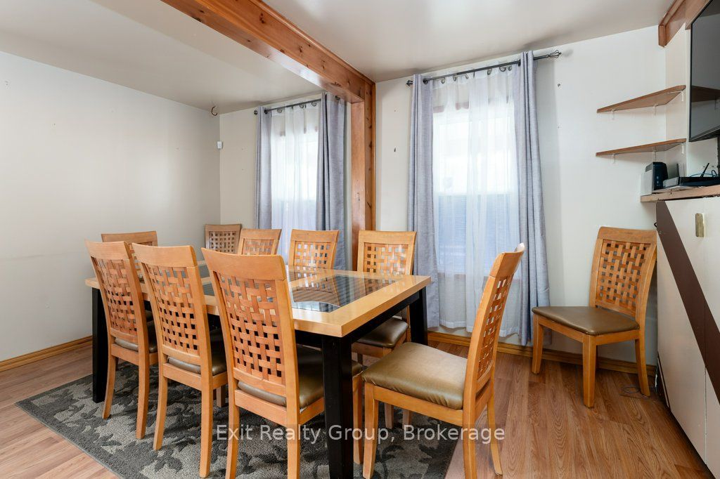 8 Ridley Street E Property Photo 9