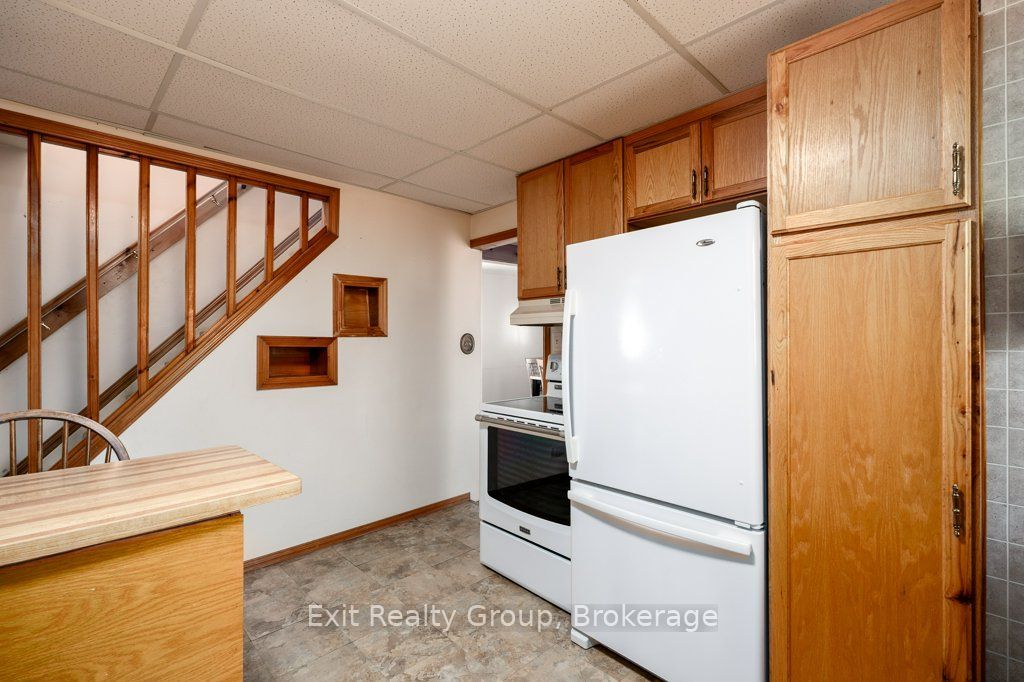 8 Ridley Street E Property Photo 14