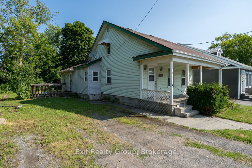 8 Ridley Street E Property Photo 24