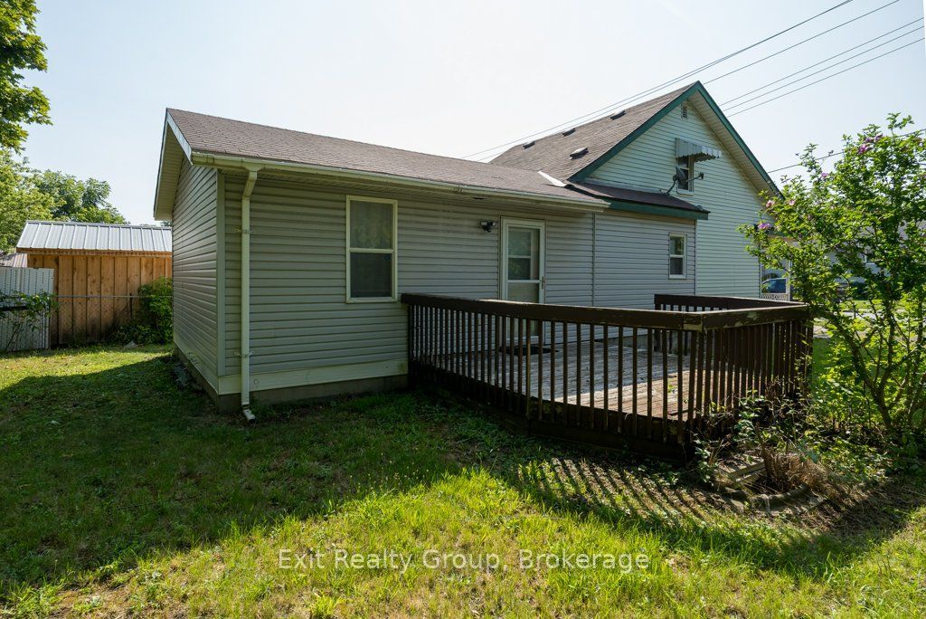 8 Ridley Street E Property Photo 25