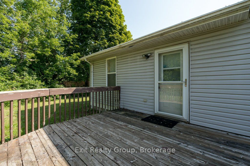 8 Ridley Street E Property Photo 27