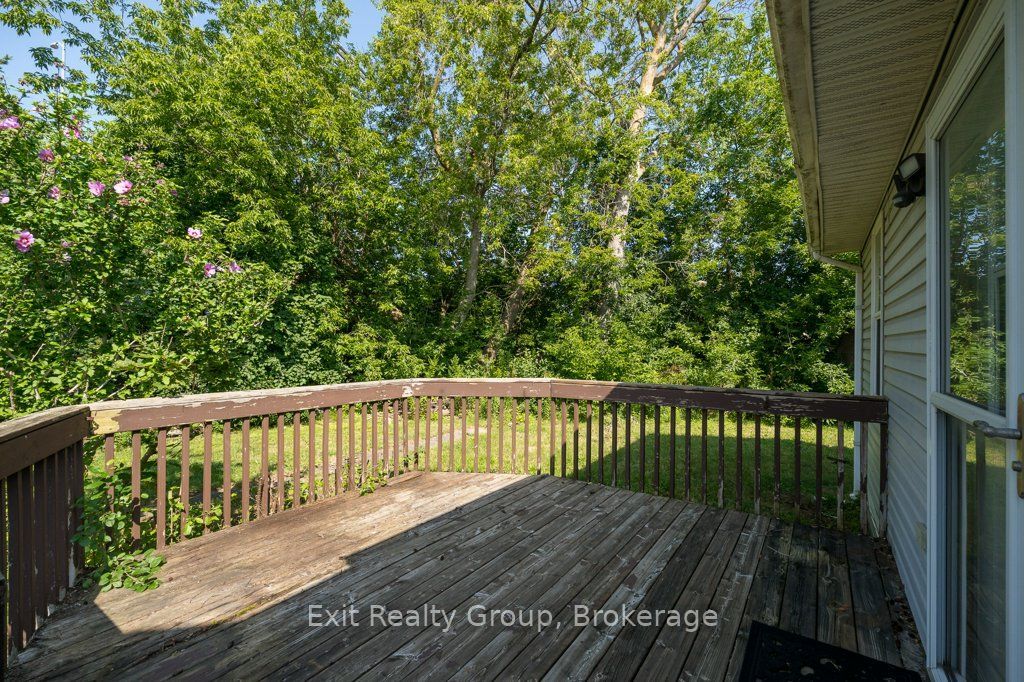 8 Ridley Street E Property Photo 28