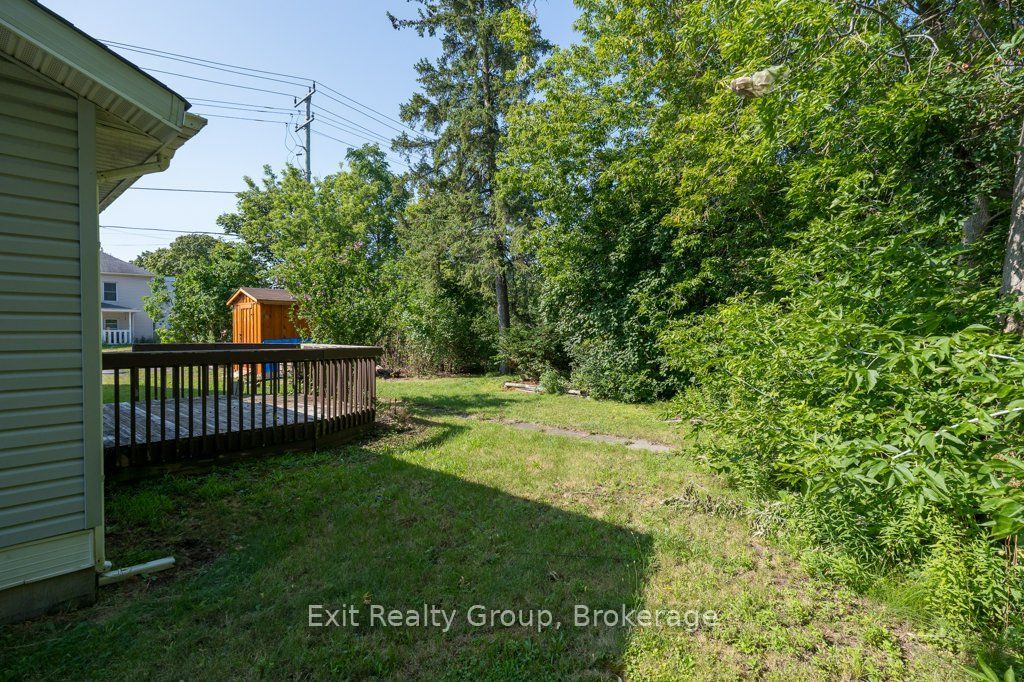 8 Ridley Street E Property Photo 30
