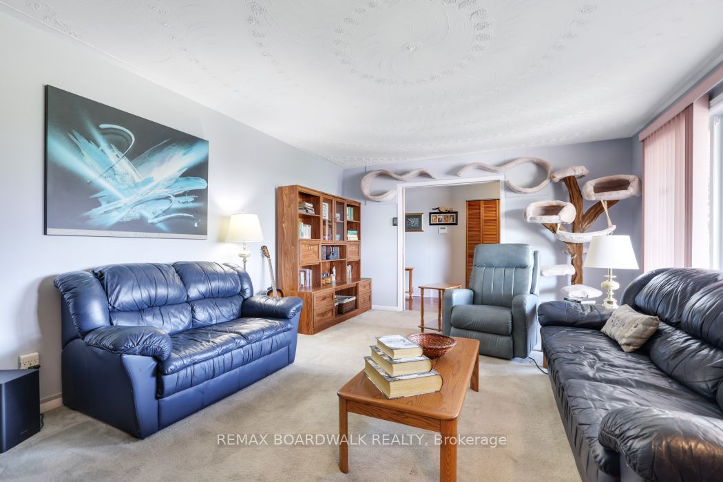 2043 Carp Road Property Photo 11