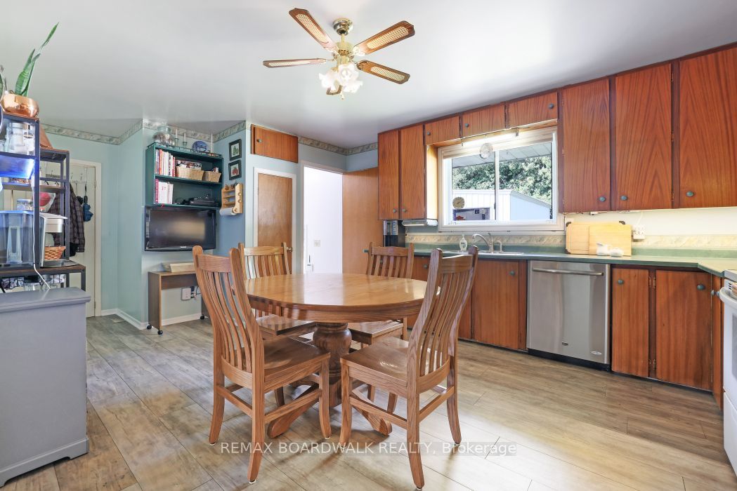 2043 Carp Road Property Photo 12