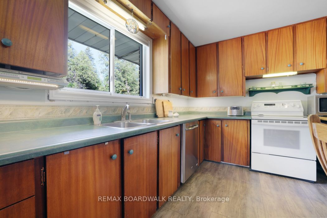 2043 Carp Road Property Photo 14