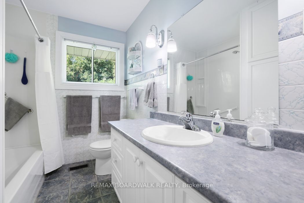 2043 Carp Road Property Photo 17