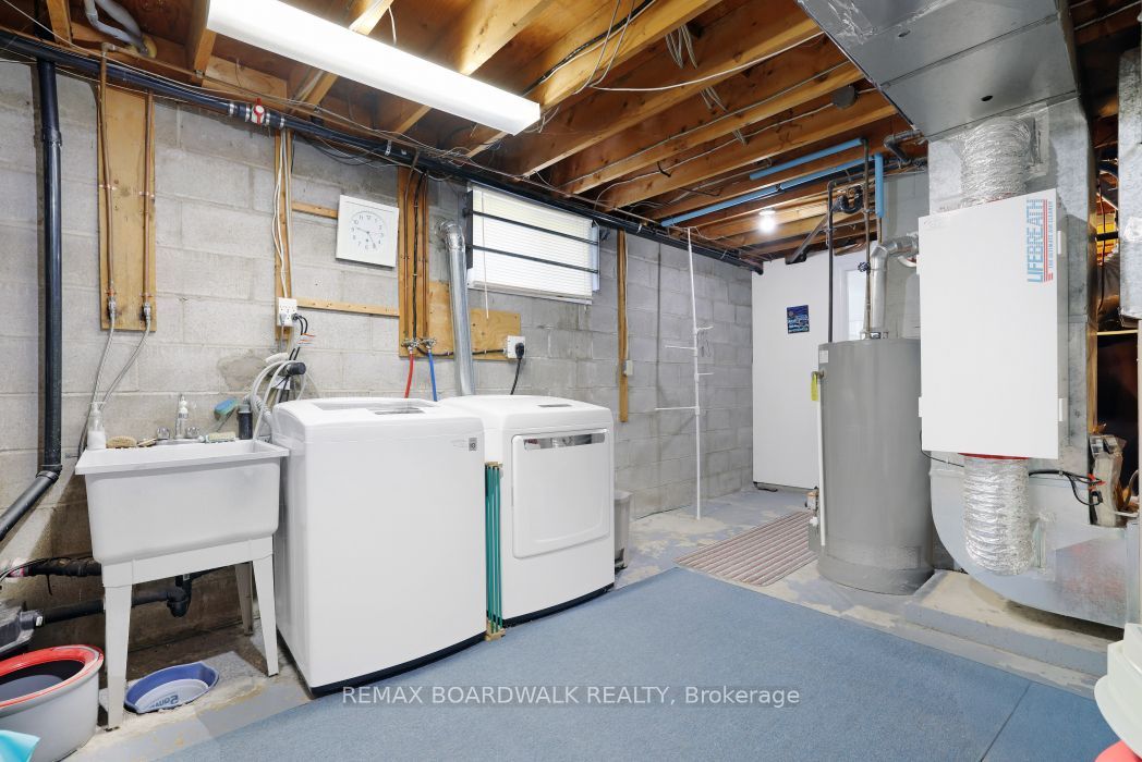 2043 Carp Road Property Photo 22