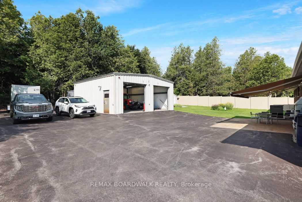 2043 Carp Road Property Photo 25