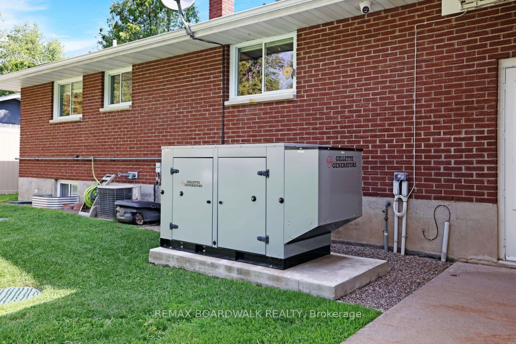 2043 Carp Road Property Photo 28