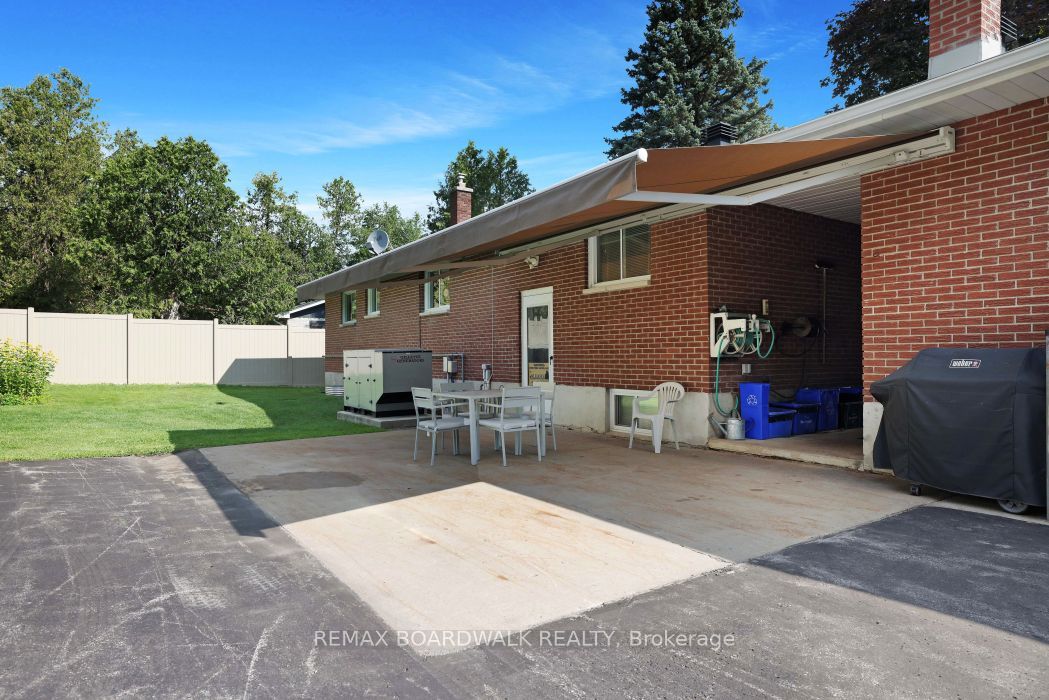 2043 Carp Road Property Photo 34