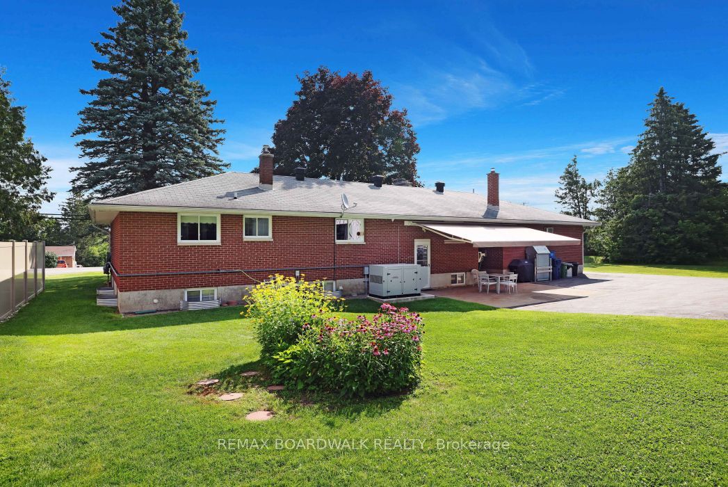 2043 Carp Road Property Photo 35