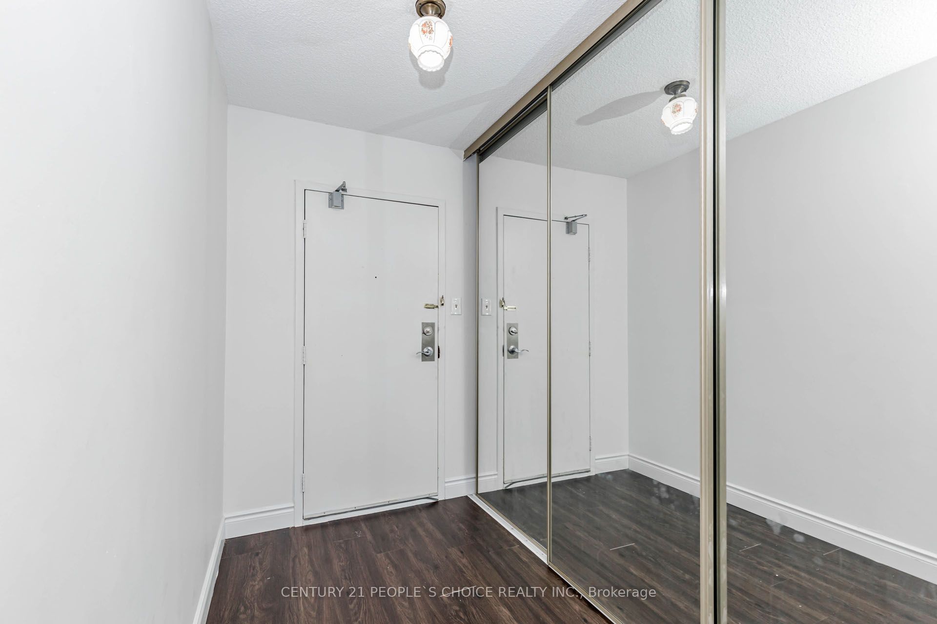 301 Frances Avenue 1203 Property Photo 8