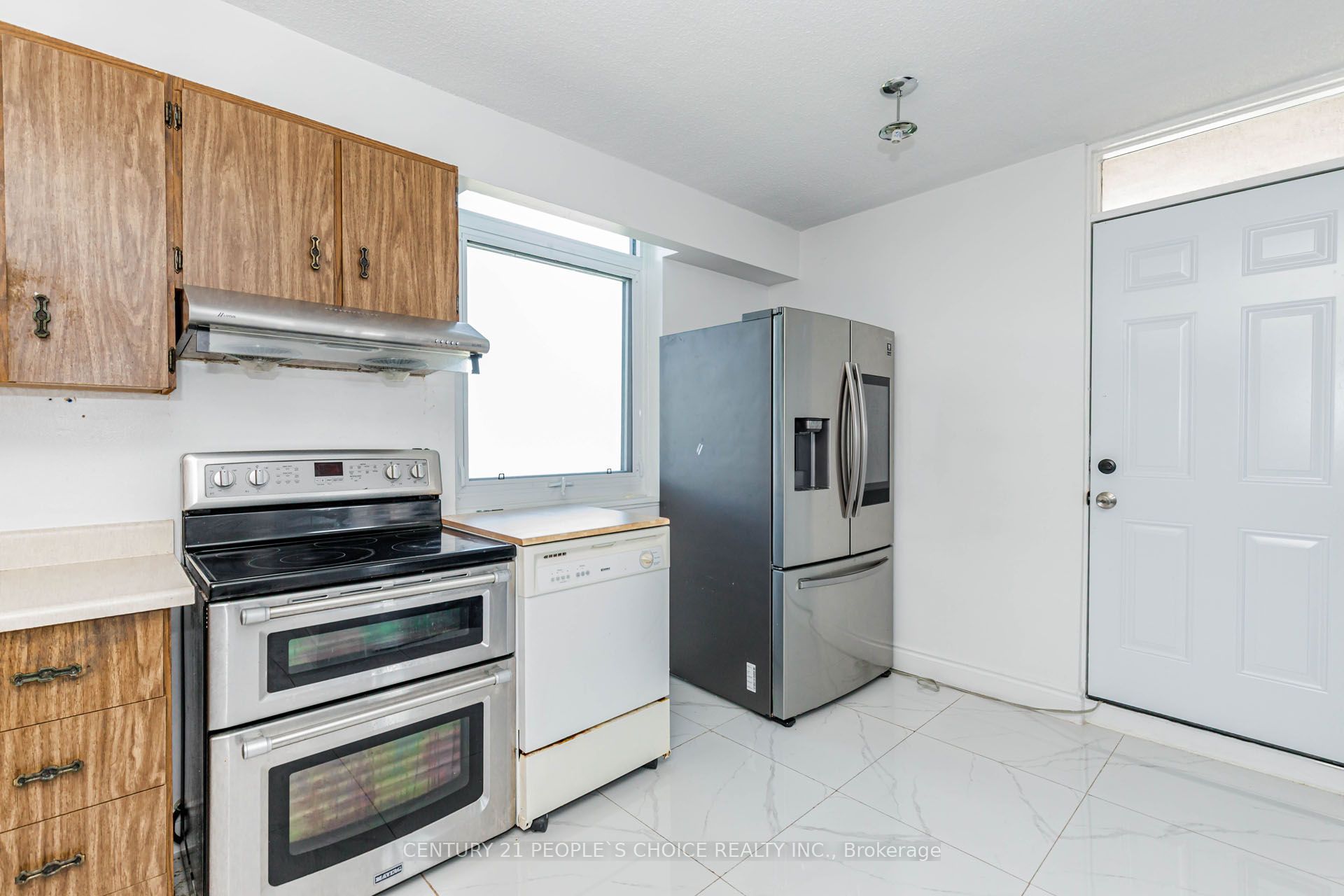 301 Frances Avenue 1203 Property Photo 10