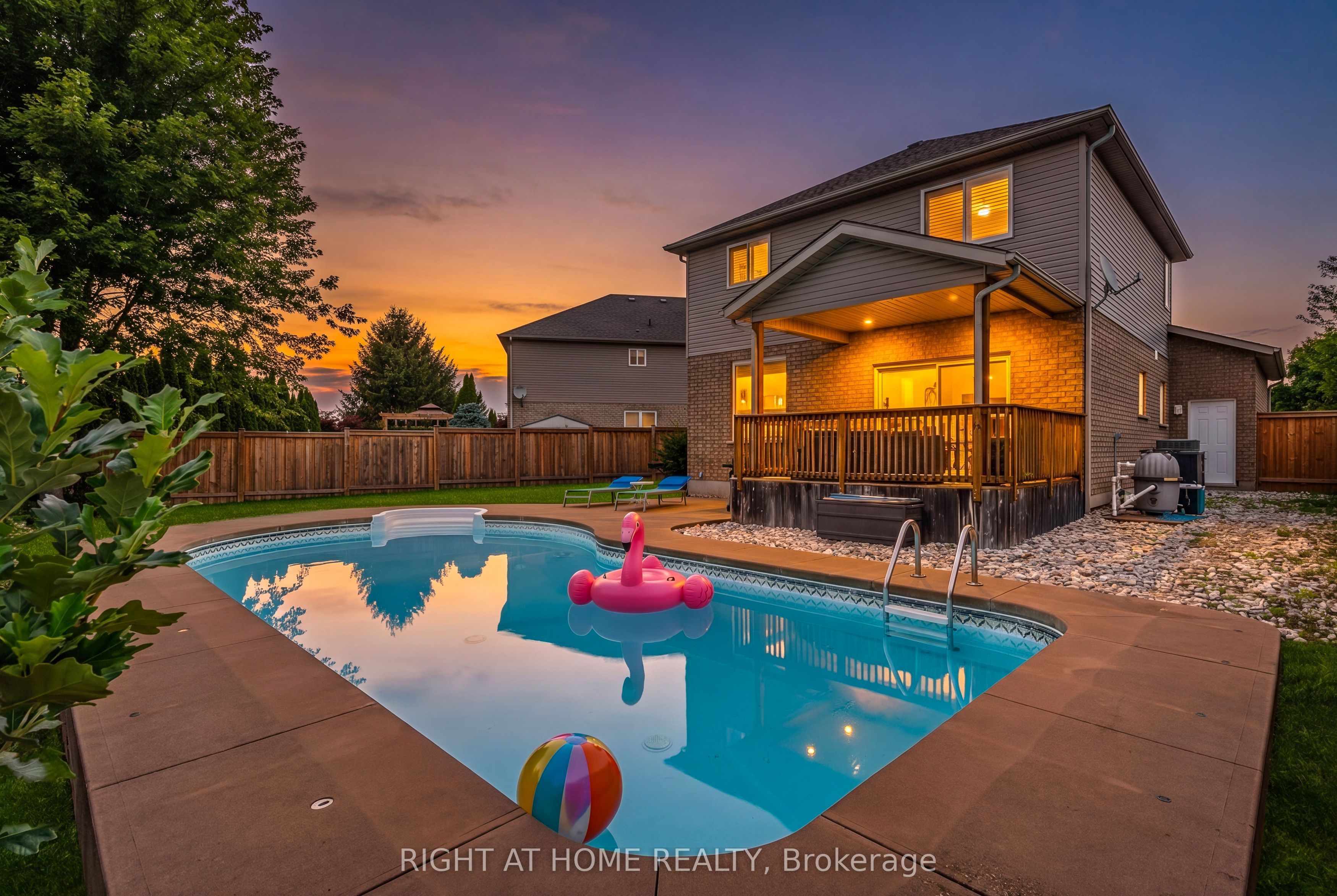80 Loretta Drive Property Photo 1
