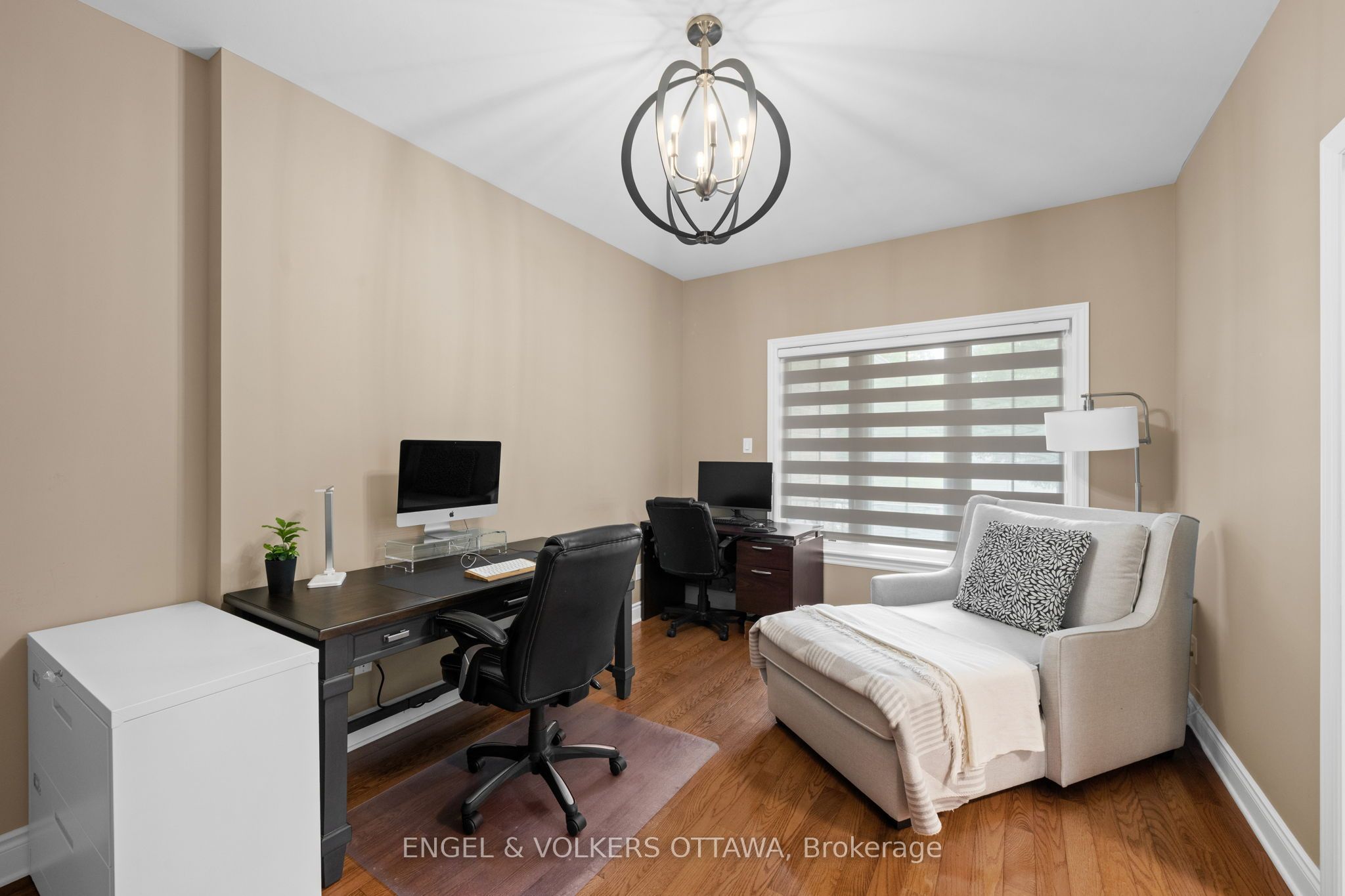 876 Center Street Property Photo 6