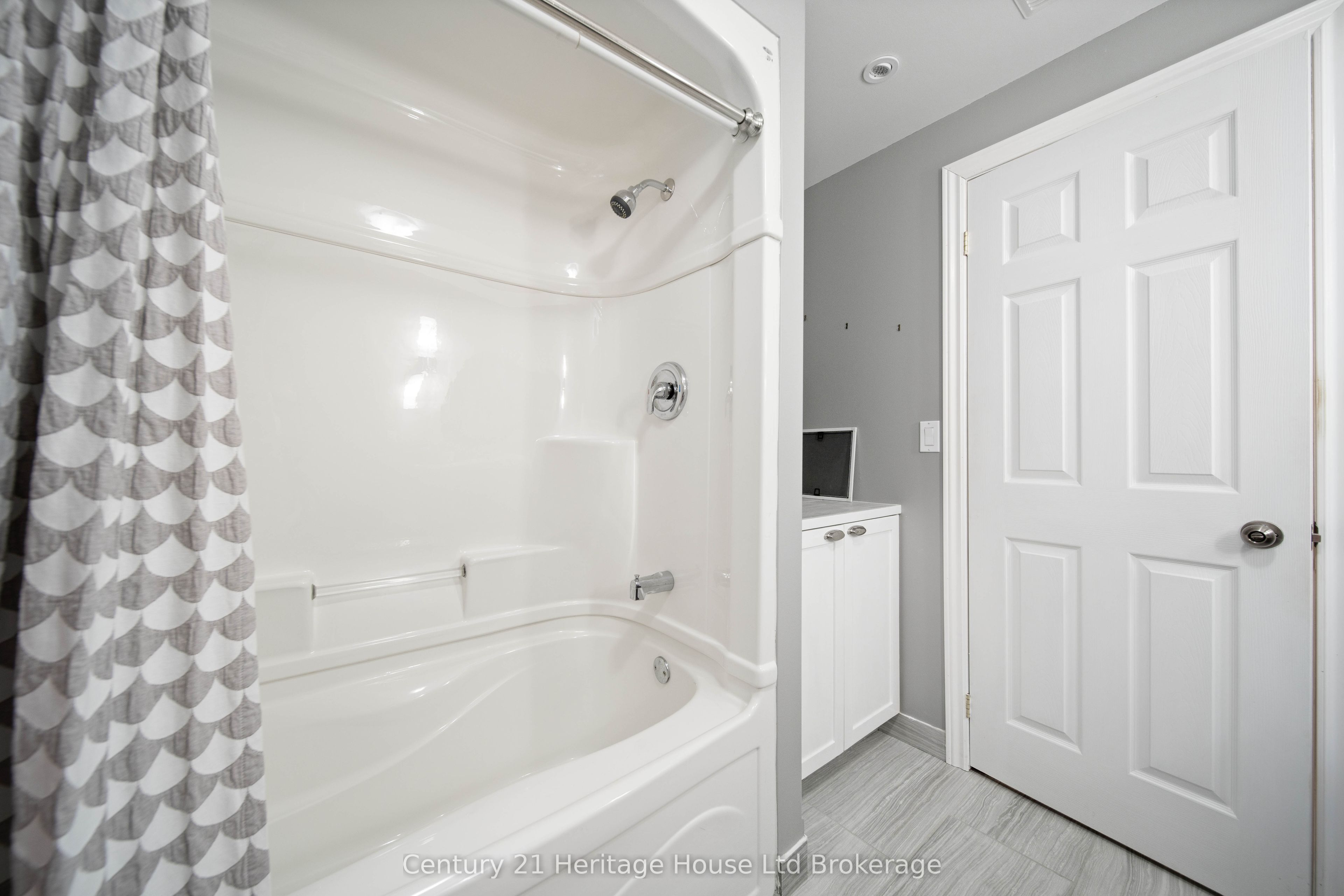 150 Forestway Trail Property Photo 31