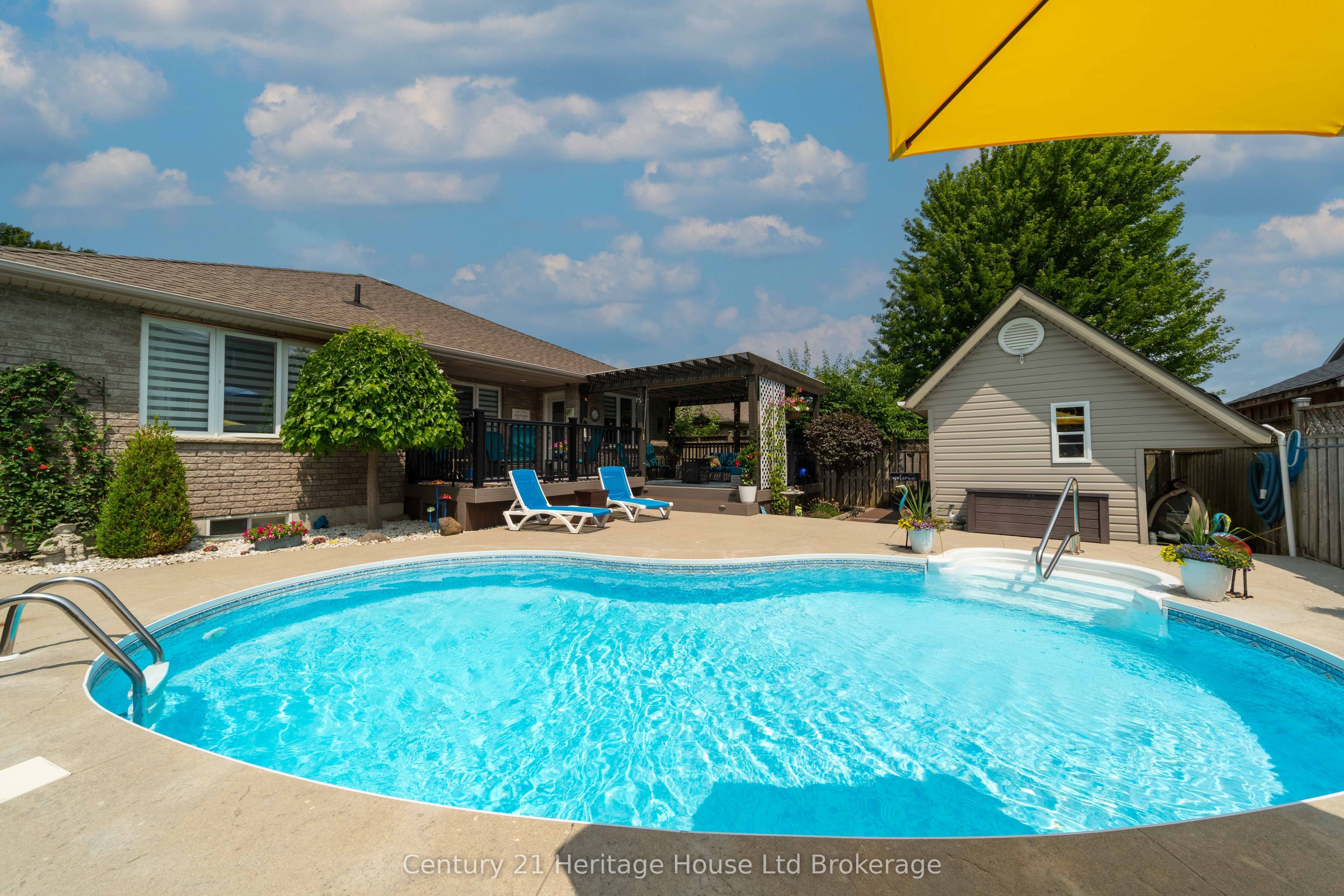 150 Forestway Trail Property Photo 37