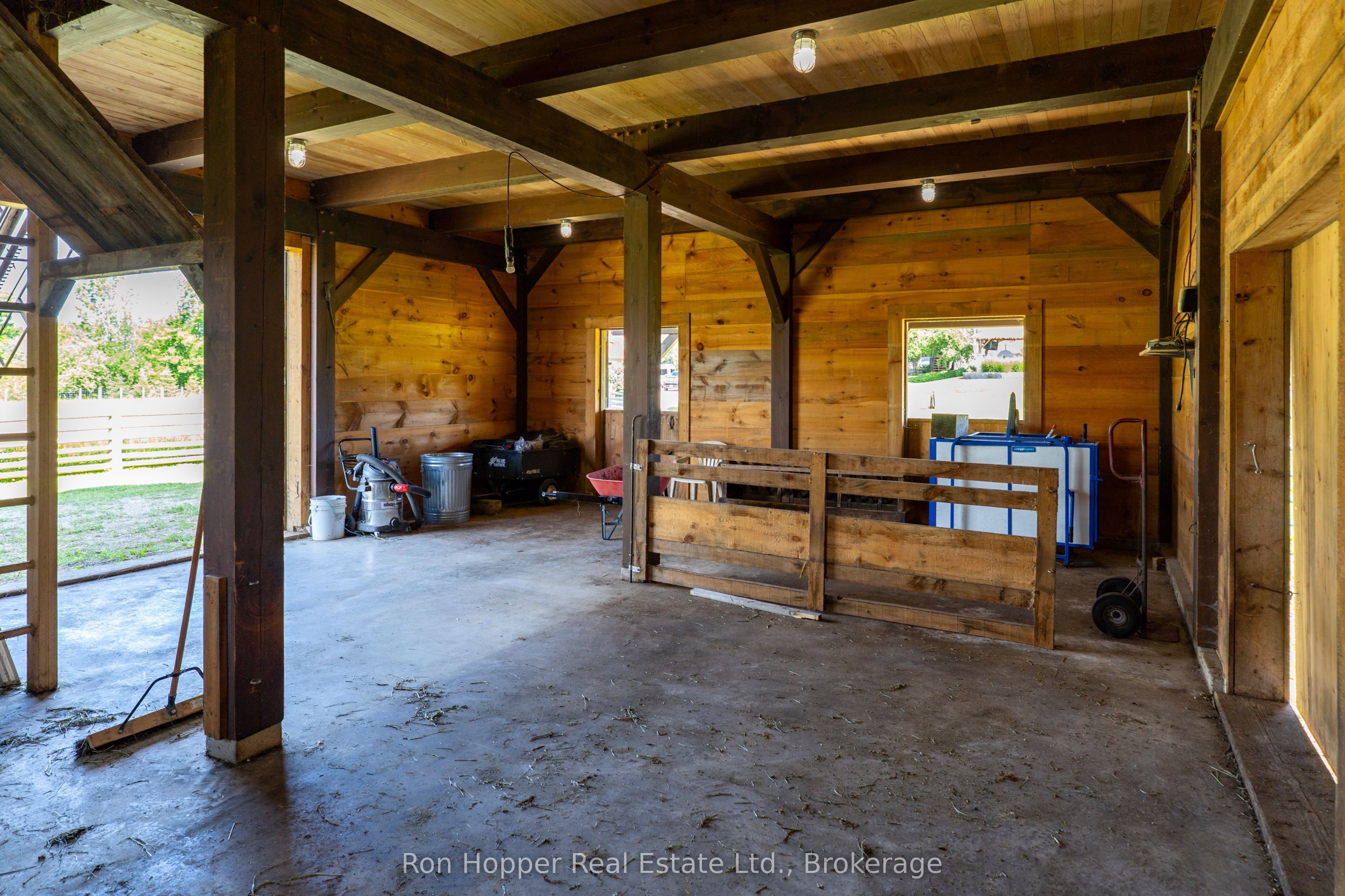 305256 South Line A Line Property Photo 43