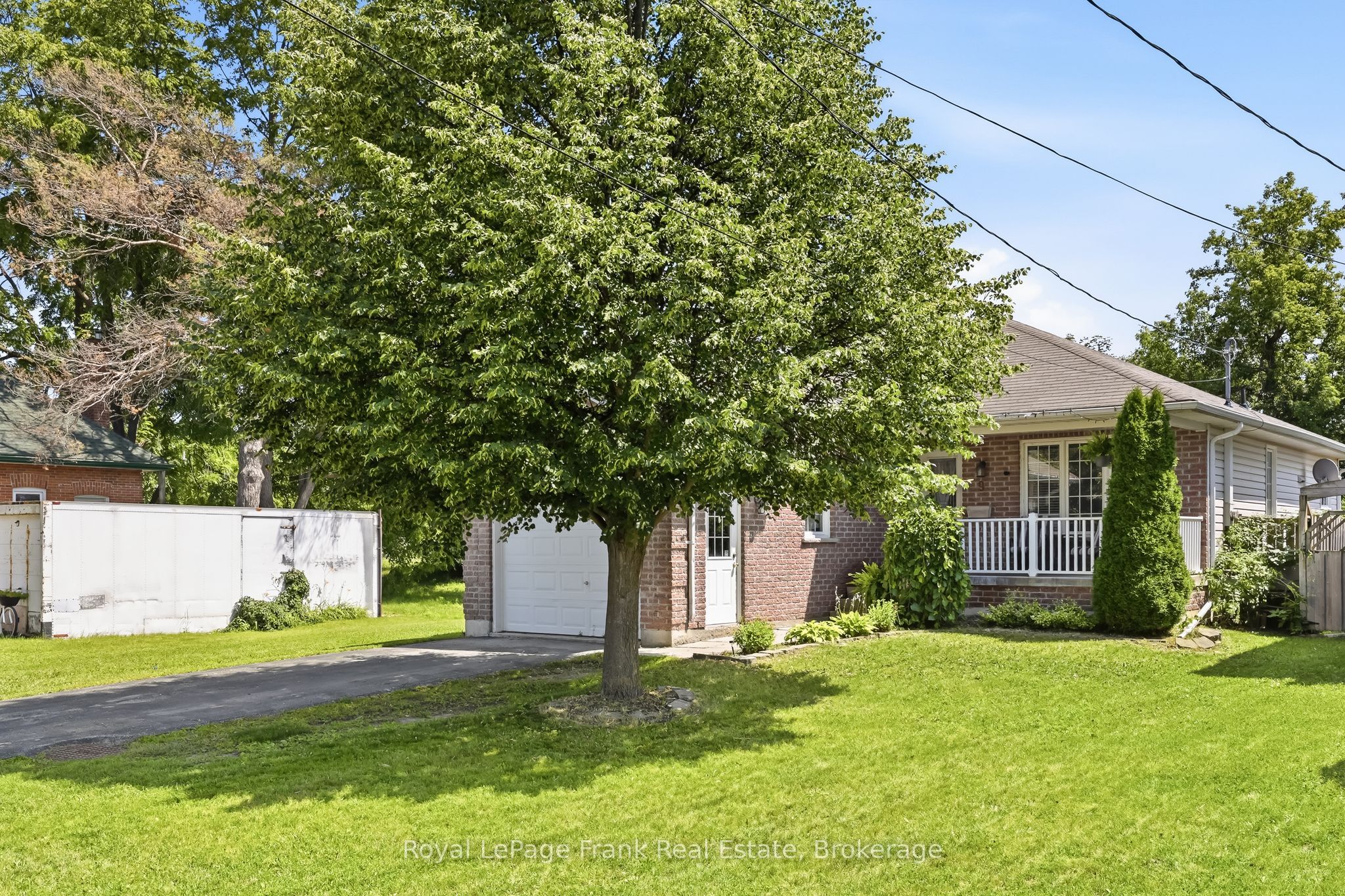 9 Durham Street W Property Photo 3