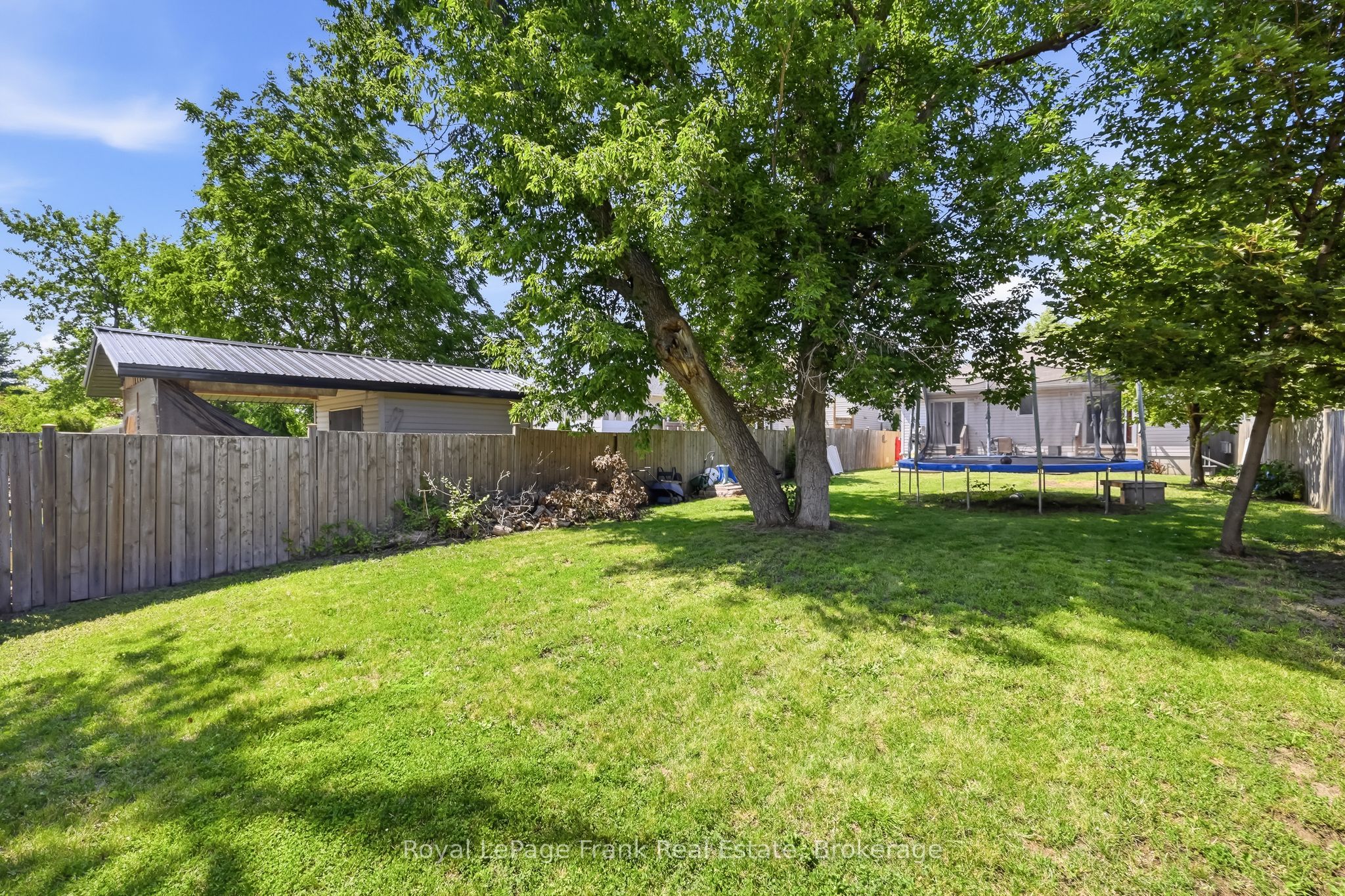 9 Durham Street W Property Photo 32