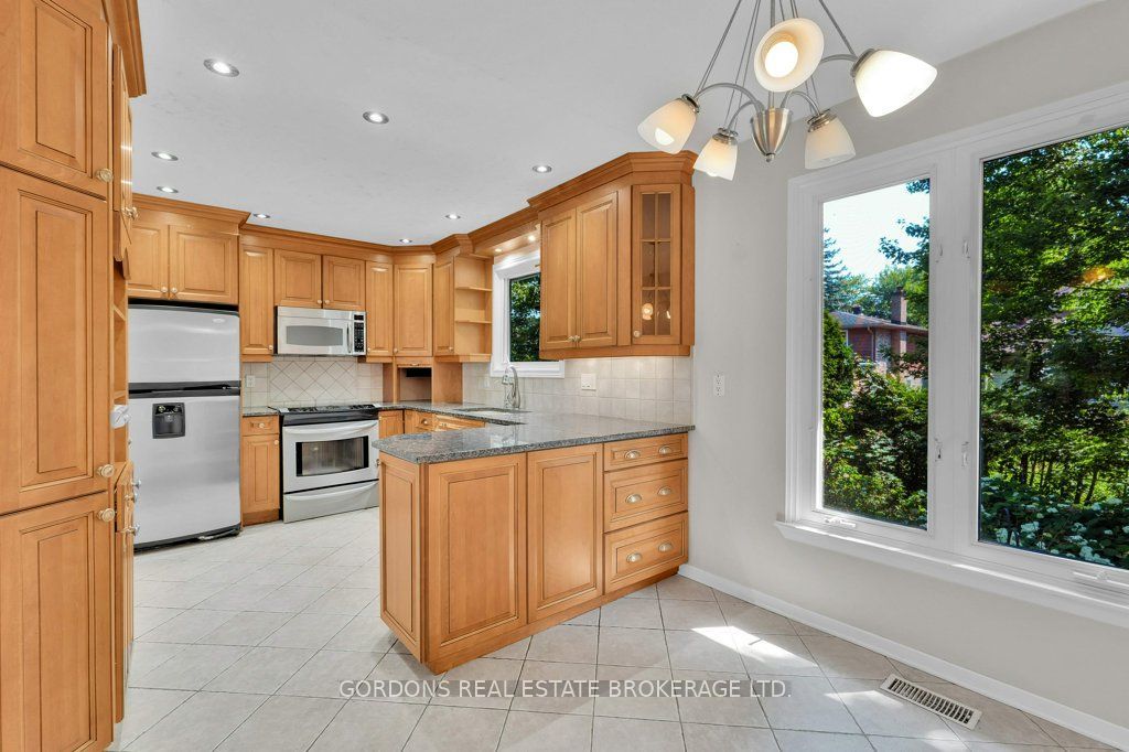 25 Eastpark Drive Property Photo 18