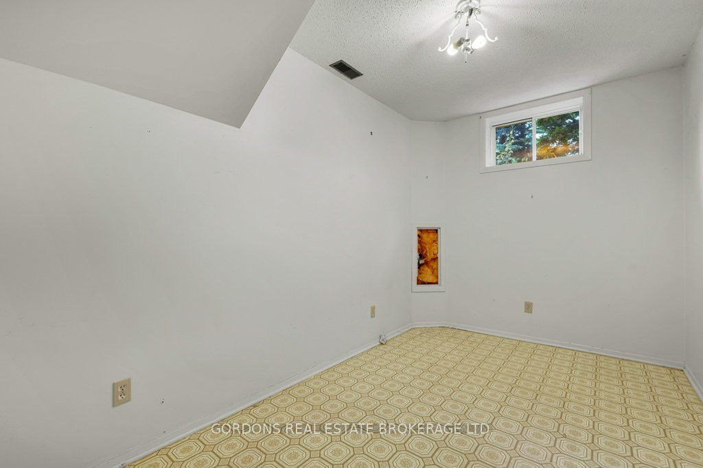 25 Eastpark Drive Property Photo 45