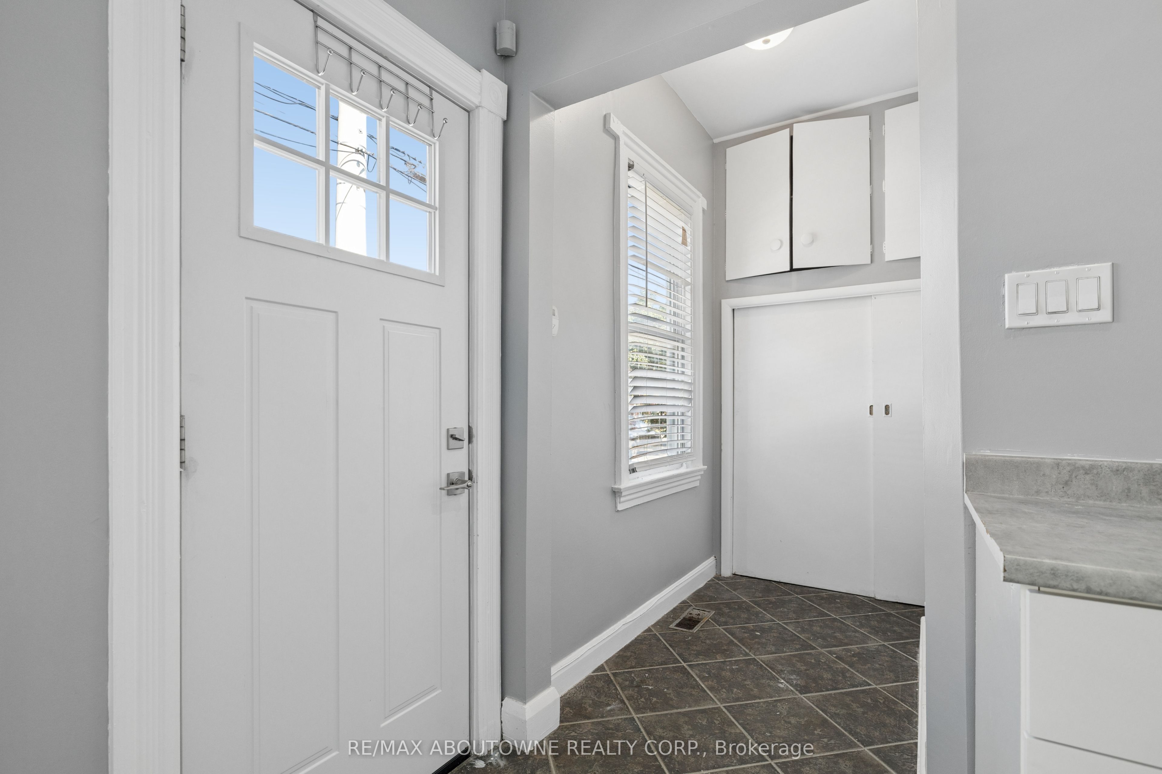 92 Lake Street Property Photo 4