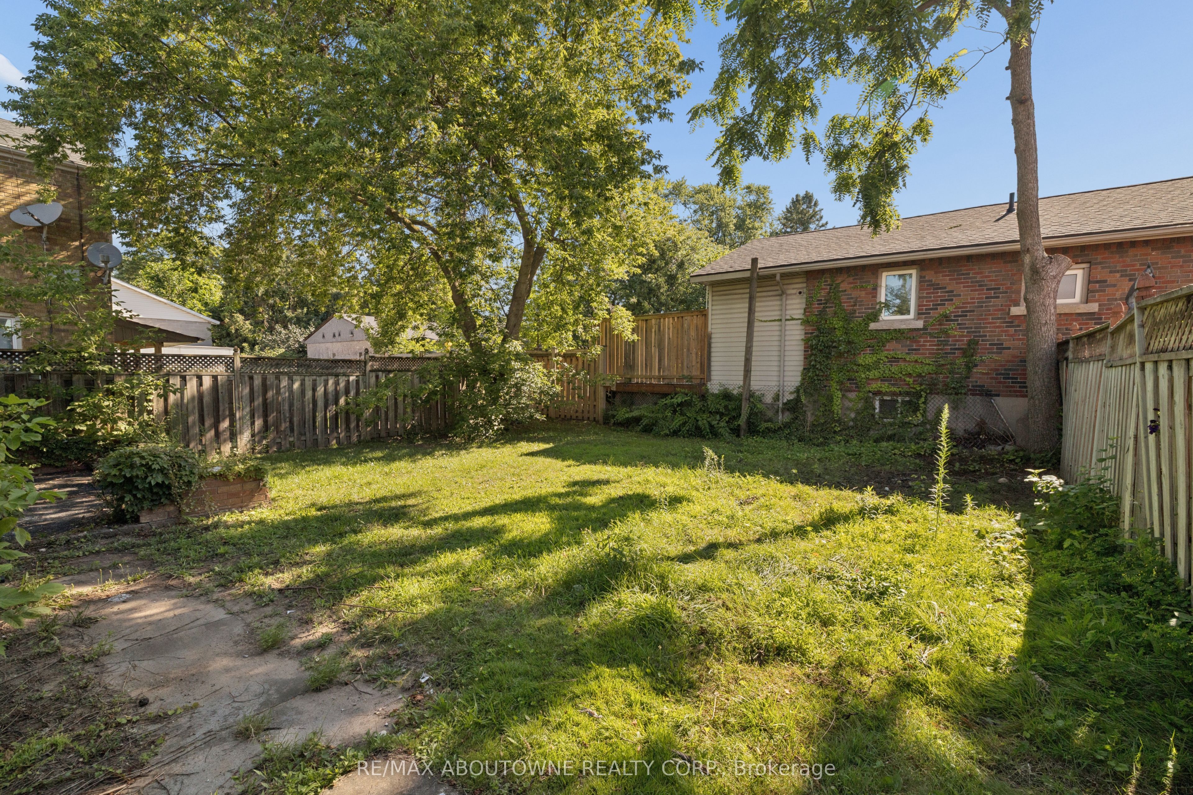 92 Lake Street Property Photo 32