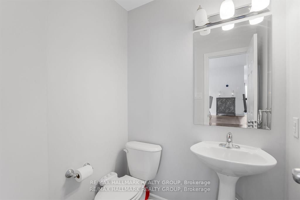 100 Lerta Way Property Photo 5