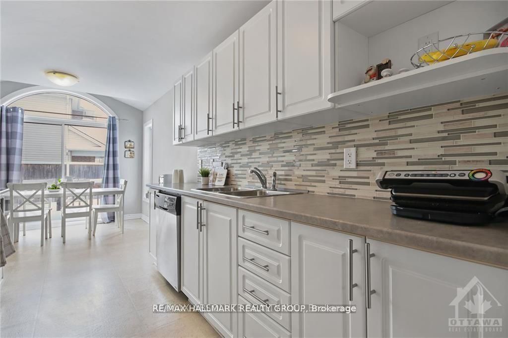 100 Lerta Way Property Photo 10