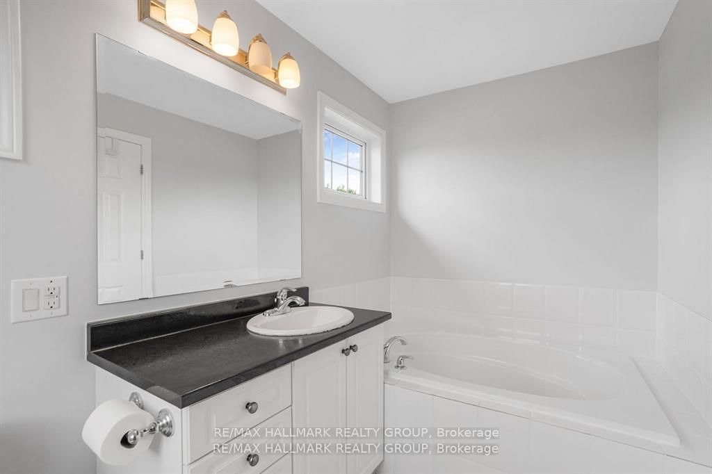 100 Lerta Way Property Photo 12