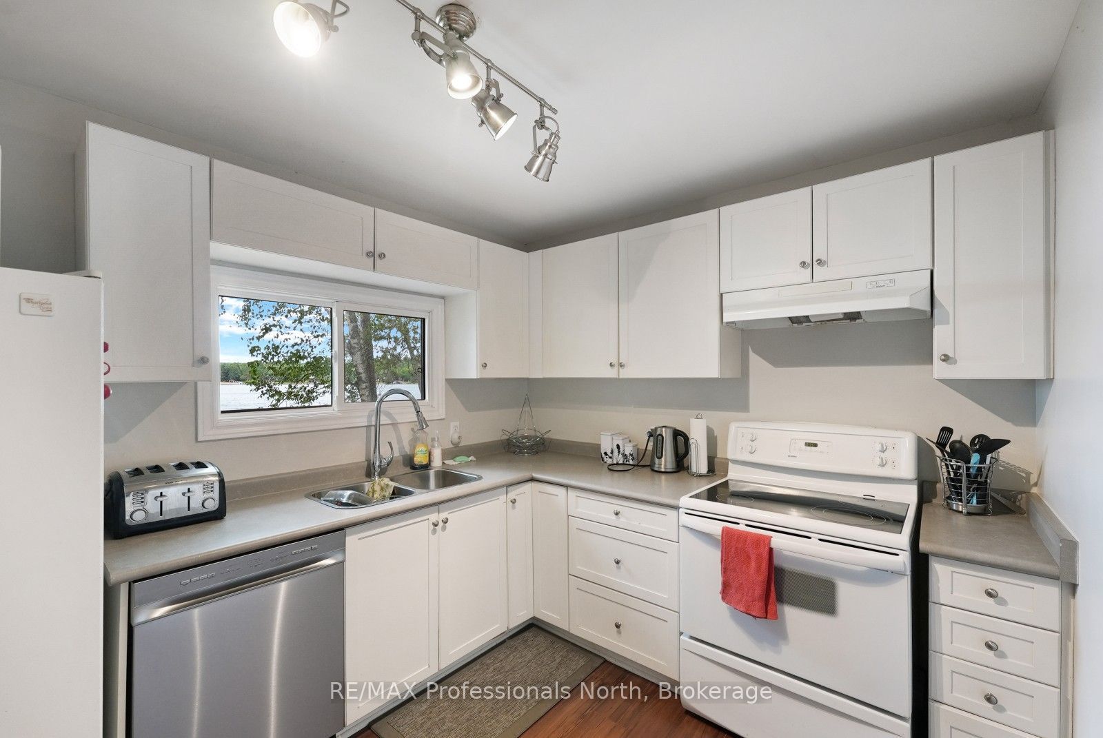 1053 Cheerful Lane Property Photo 17