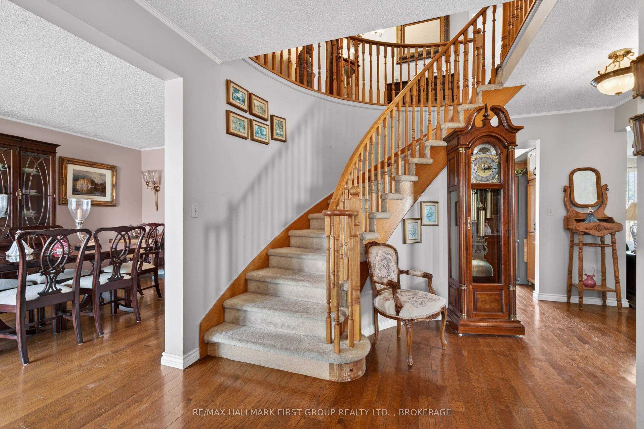 1130 Caitlin Crescent Property Photo 3