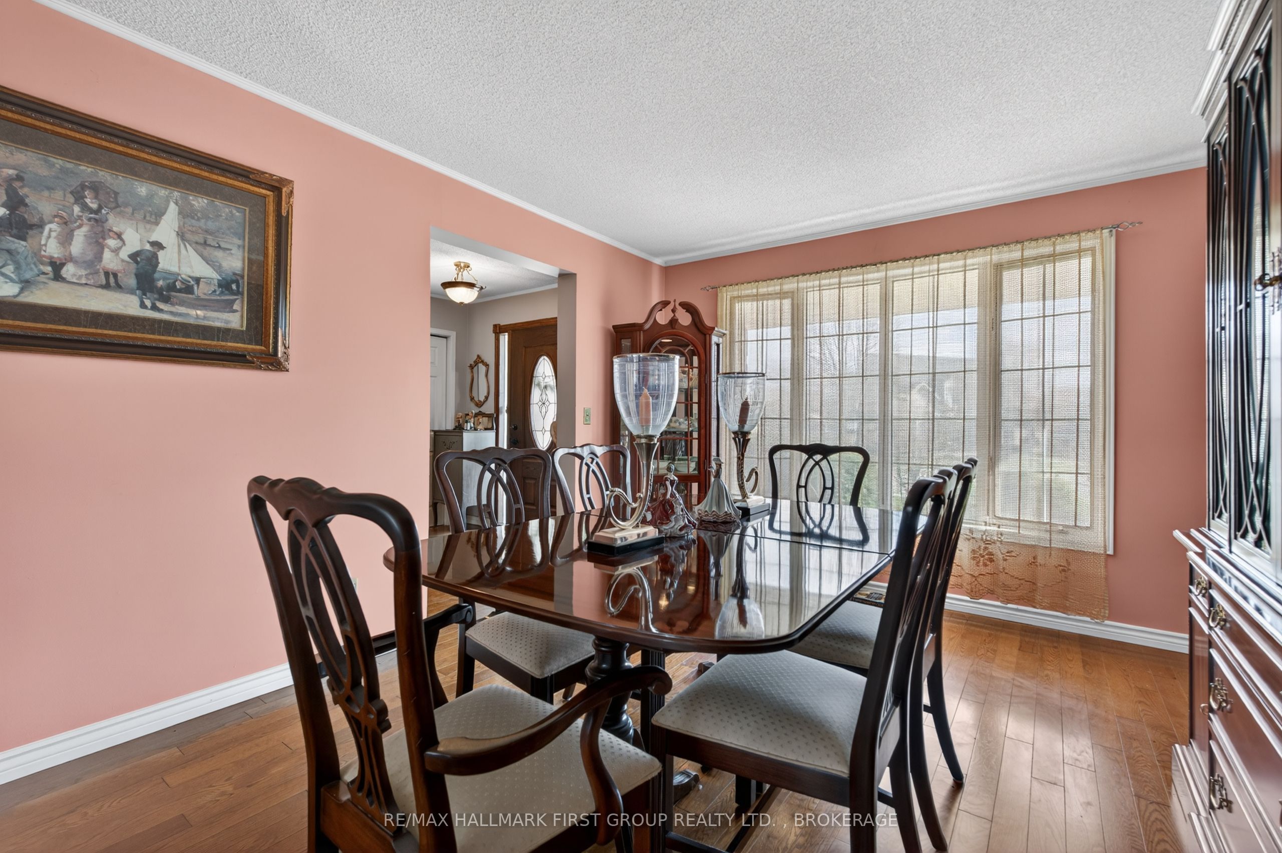 1130 Caitlin Crescent Property Photo 5