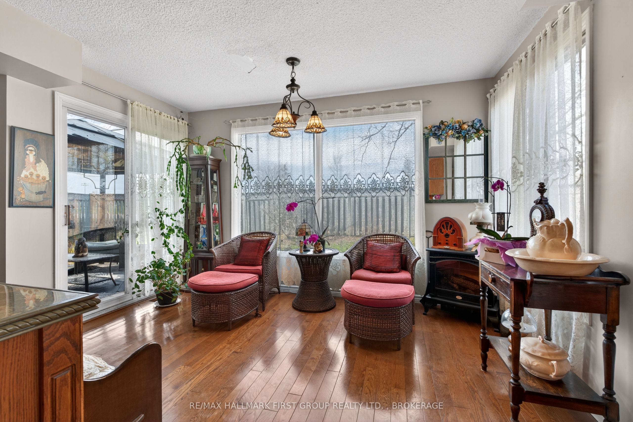 1130 Caitlin Crescent Property Photo 7